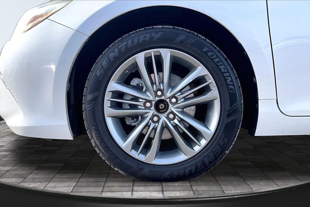 Used 2017 Toyota Camry SE FWD image 9
