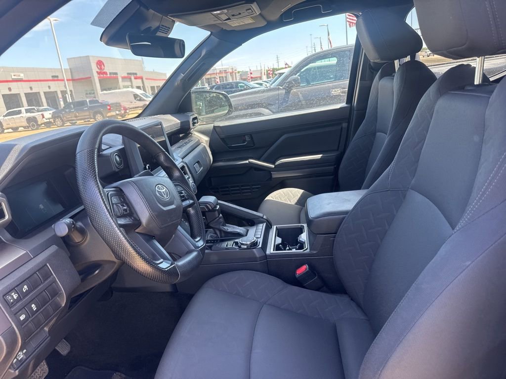 Used 2025 Toyota Tacoma SR5 AWD/4WD image 2