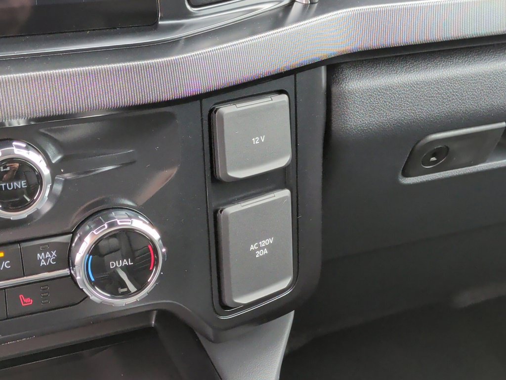 New 2027 Ford F250 Platinum w/ FX4 Off-Road Package AWD/4WD image 33