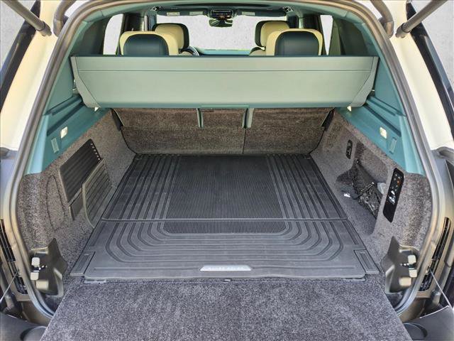 Certified 2025 Land Rover Range Rover SV AWD/4WD image 6