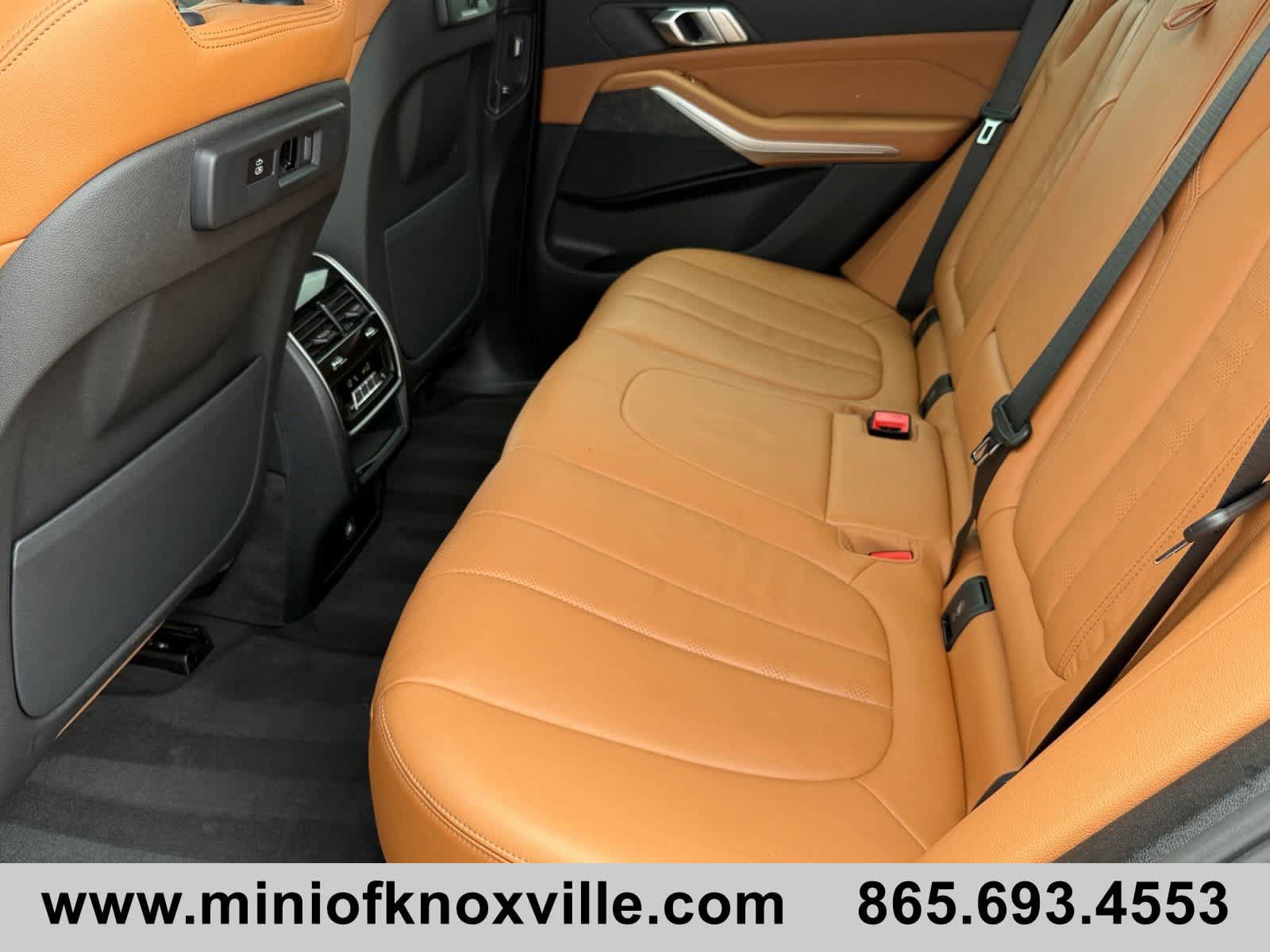 Used 2022 BMW X5 xDrive40i w/ Premium Package AWD/4WD image 16