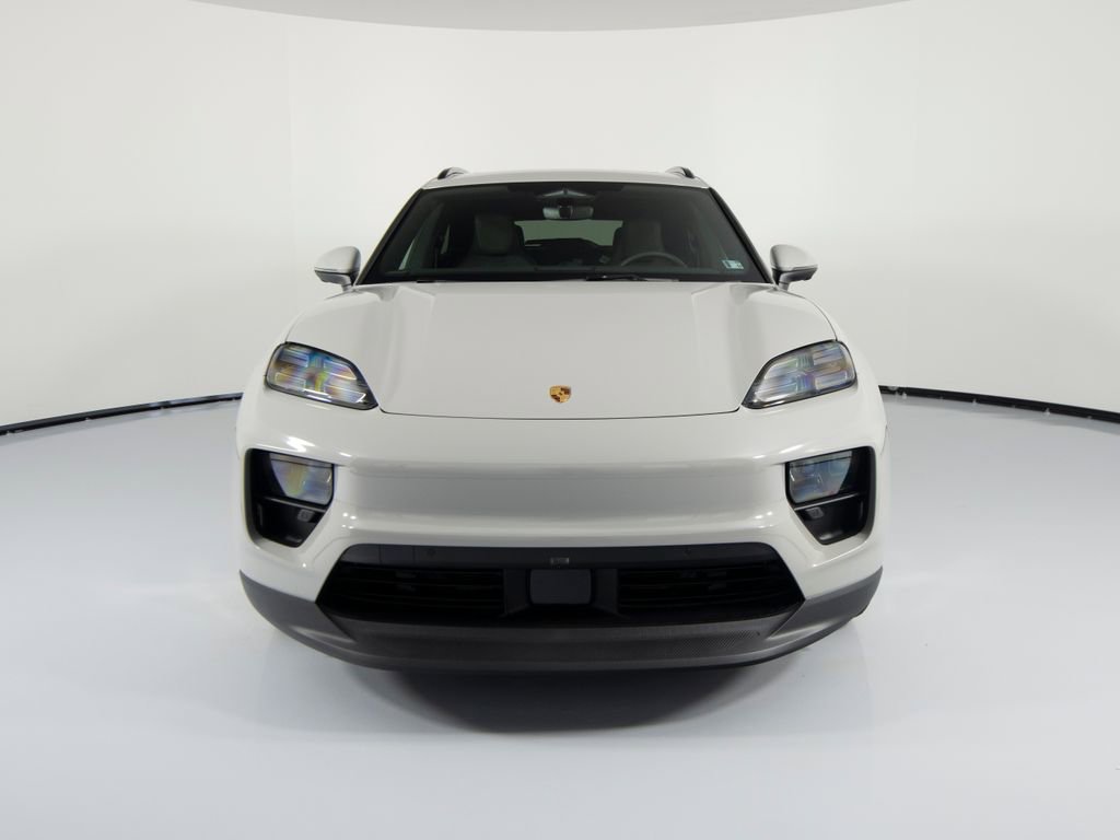 New 2026 Porsche Macan 4 Electric image 13