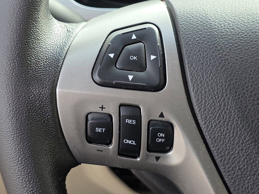 Used 2017 Ford Taurus SEL w/ Equipment Group 201A image 29