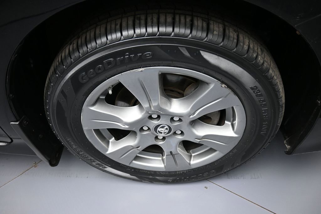 Certified 2019 Toyota Sienna SE w/ SE Preferred Package AWD/4WD image 13