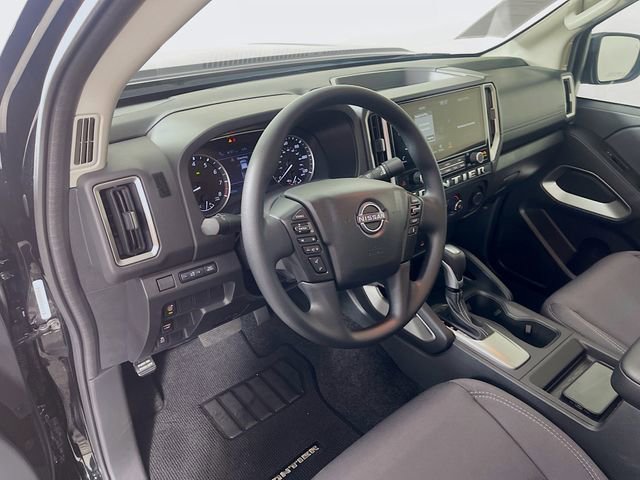 Used 2025 Nissan Frontier SV RWD image 10