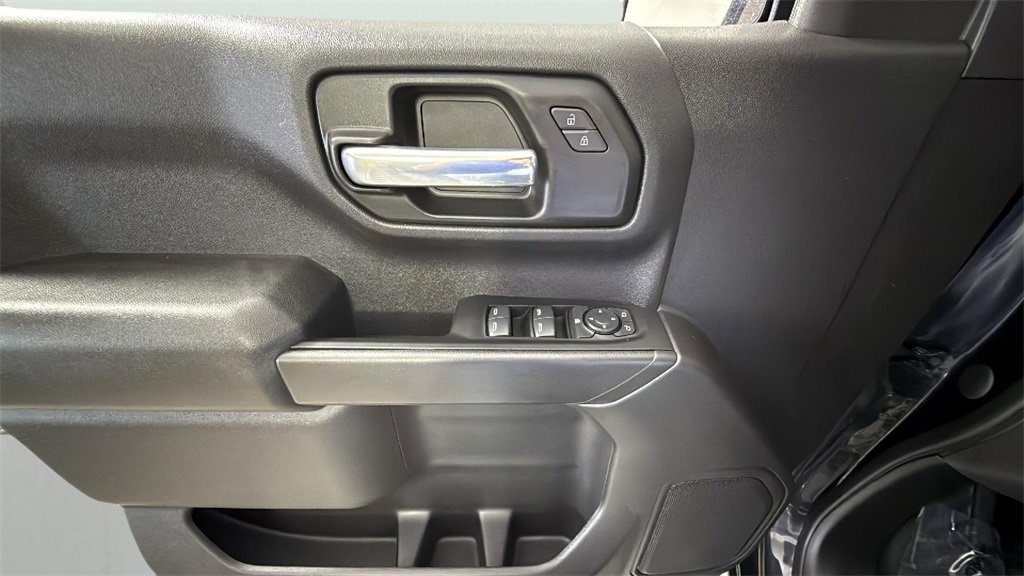 Certified 2023 Chevrolet Silverado 1500 Custom image 25