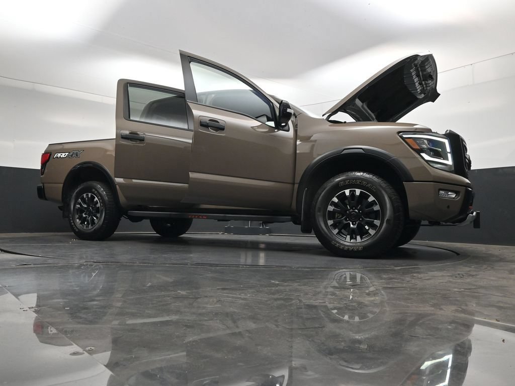 Used 2022 Nissan Titan PRO-4X w/ Pro-4x Convenience Package AWD/4WD image 51