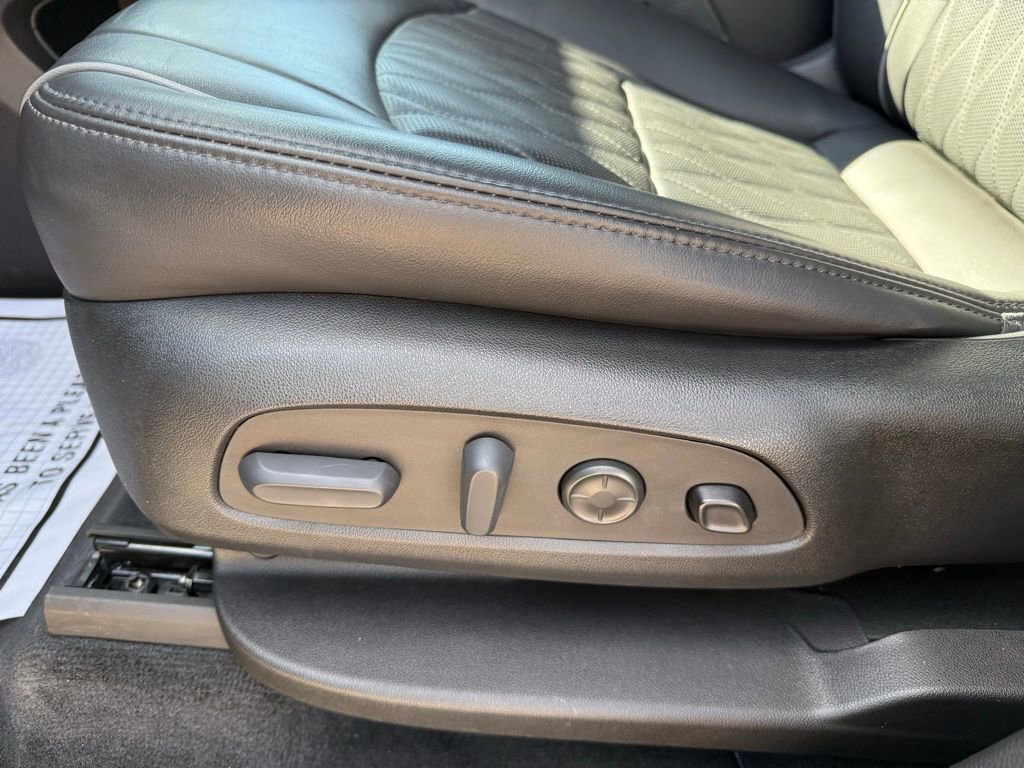 Used 2022 Buick Enclave Avenir w/ Avenir Technology Package image 14