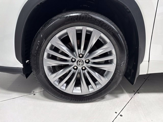 Used 2021 Toyota Highlander Platinum AWD/4WD image 10
