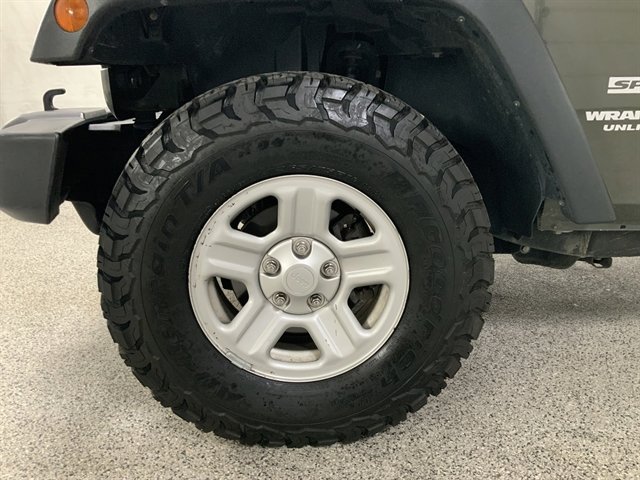 Used 2015 Jeep Wrangler Unlimited Sport image 8