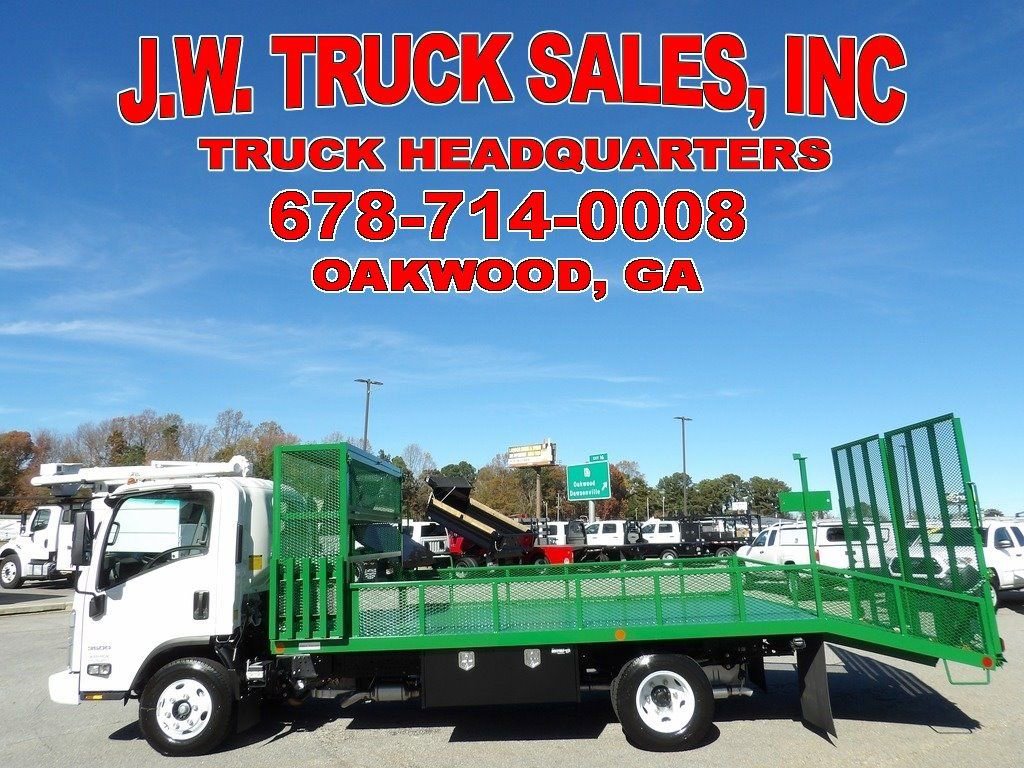 Used 2024 Chevrolet Low Cab Forward image 2