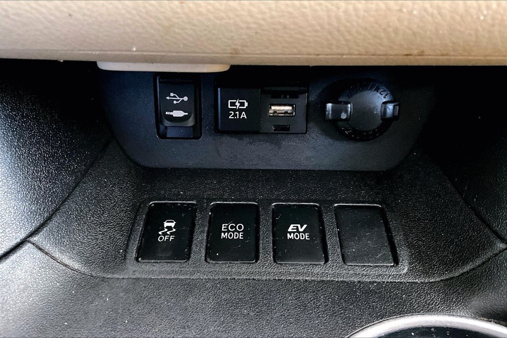 Used 2019 Toyota Highlander XLE AWD/4WD image 16