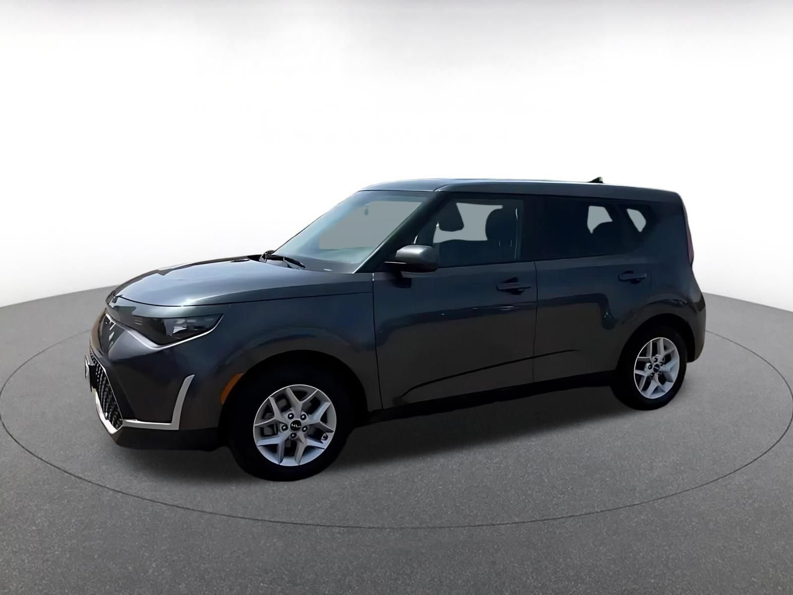Used 2025 Kia Soul LX w/ LX Technology Package FWD image 8