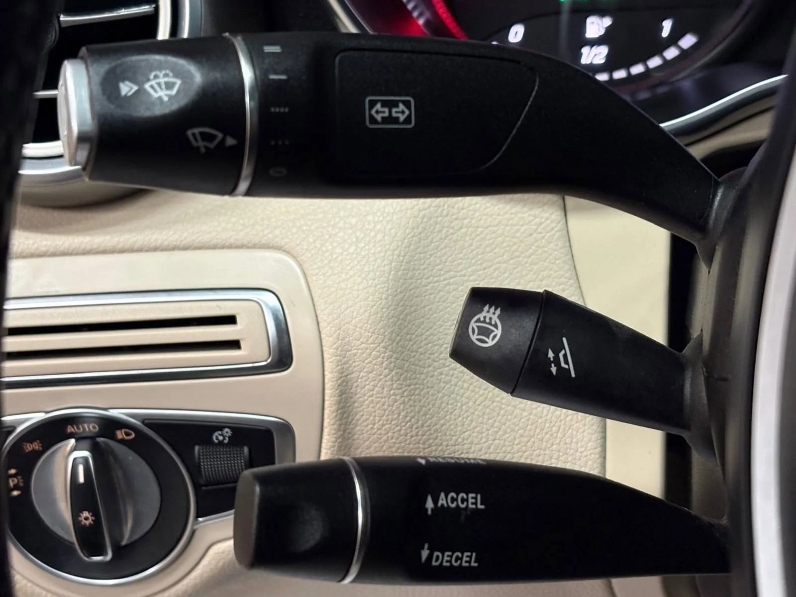 Used 2018 Mercedes-Benz C 300 4MATIC Sedan image 33