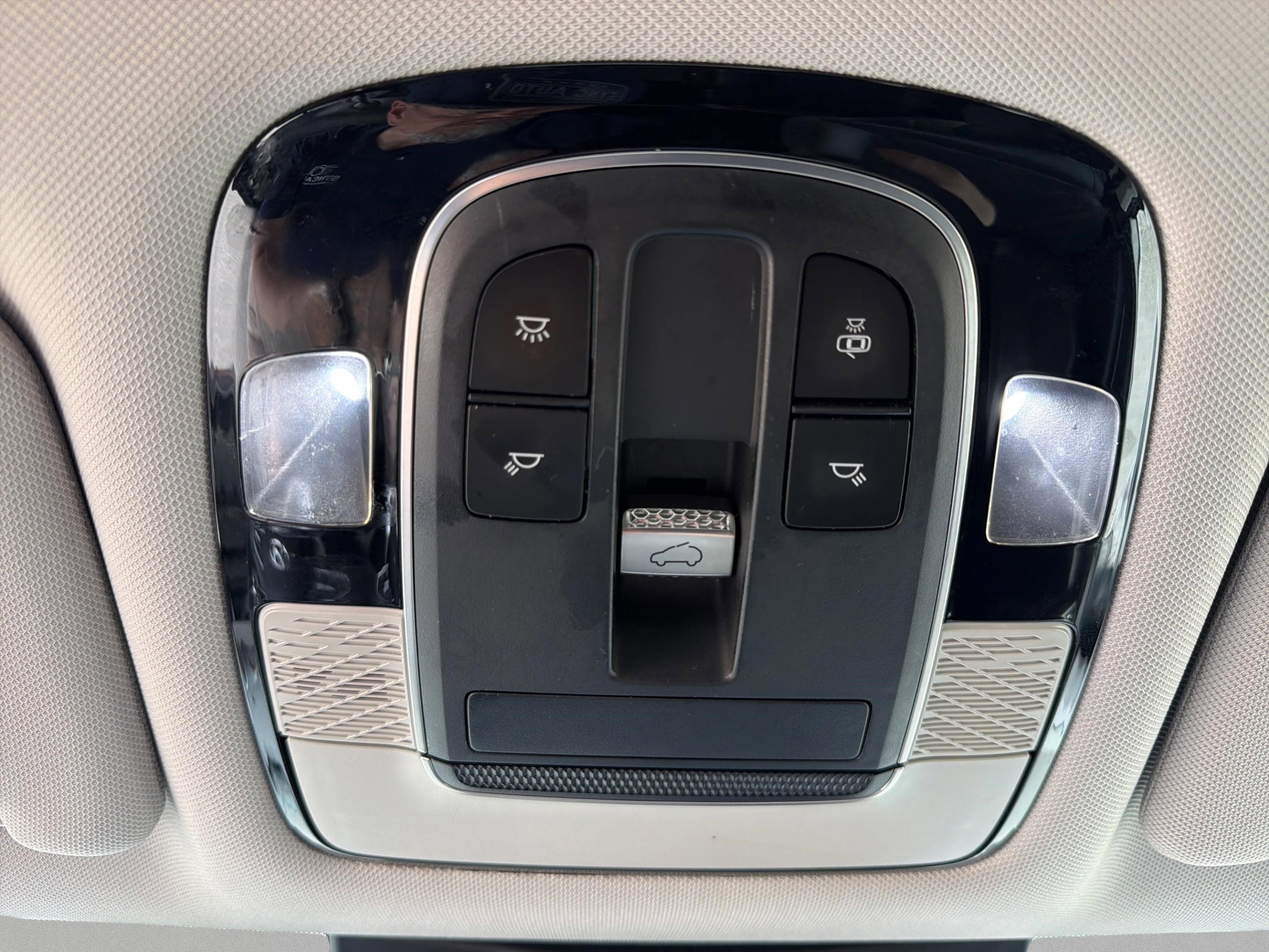 Used 2020 Hyundai Palisade SEL w/ Premium Package FWD image 16