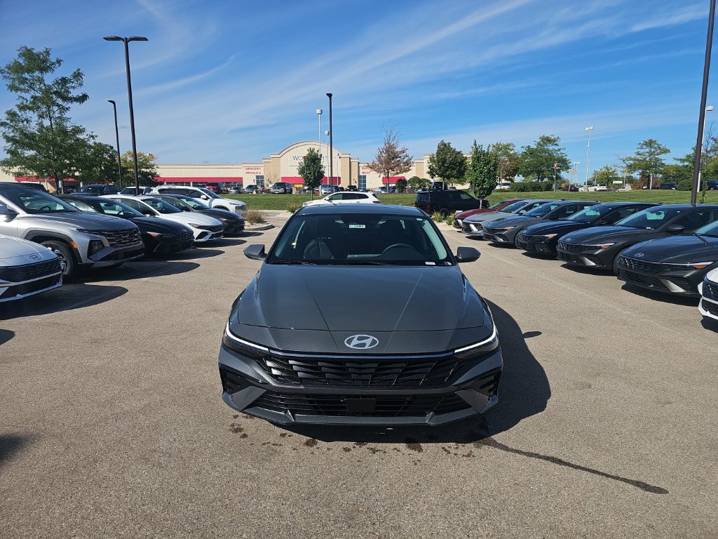 New 2026 Hyundai Elantra Limited FWD image 8