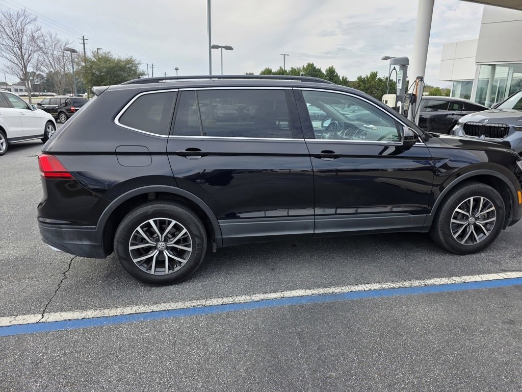 Used 2019 Volkswagen Tiguan SE w/ Panoramic Sunroof Package image 8