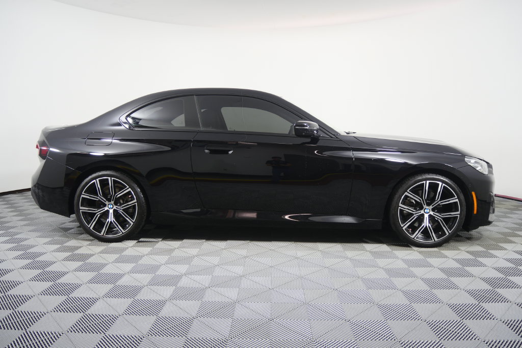 Used 2023 BMW 230i Coupe w/ Premium Package RWD image 3