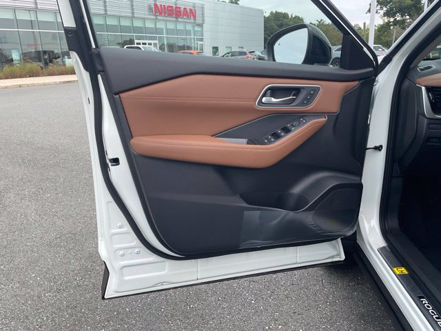 New 2026 Nissan Rogue Platinum AWD/4WD image 11