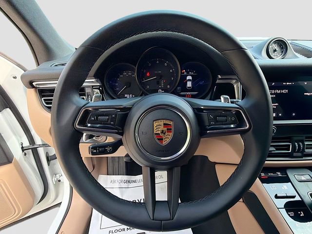 Used 2023 Porsche Macan Turbo image 37