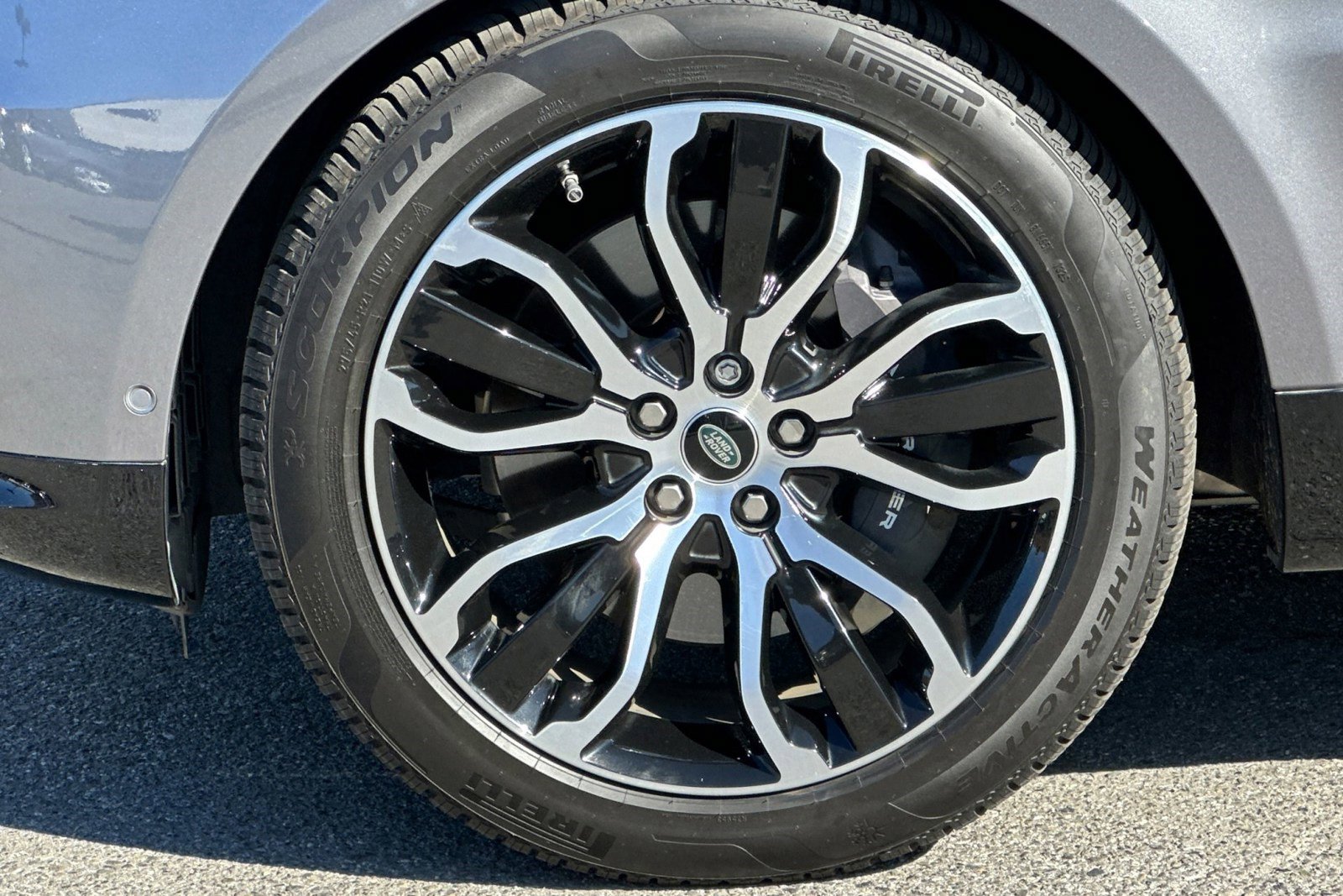 Used 2021 Land Rover Range Rover Sport HSE image 13