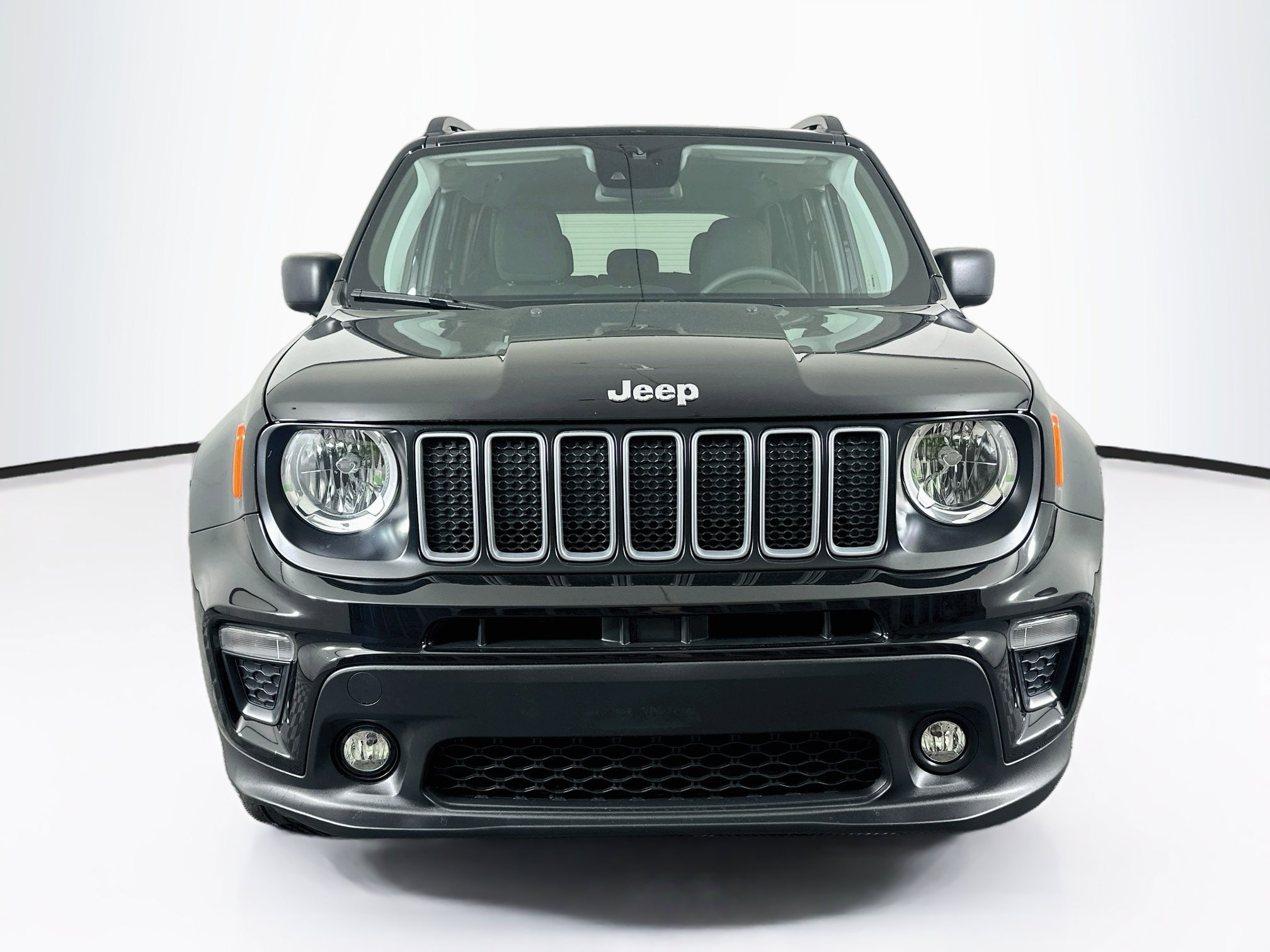 Used 2022 Jeep Renegade Latitude AWD/4WD image 2