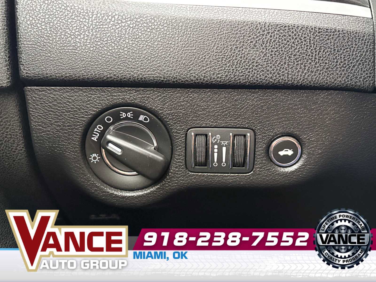 Used 2022 Chrysler 300 Touring w/ Sport Appearance Package RWD image 31