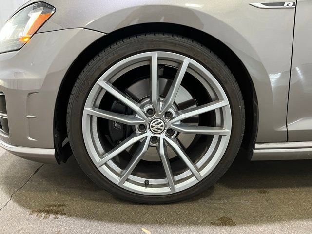 Used 2017 Volkswagen Golf R 4-Door image 23