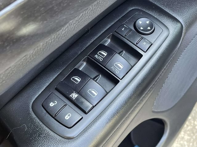 Used 2017 Jeep Grand Cherokee Laredo AWD/4WD image 14