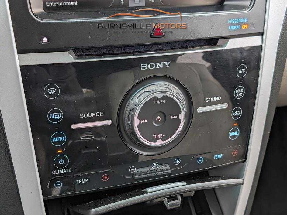 Used 2015 Ford Explorer Limited w/ Equipment Group 302A AWD/4WD image 22