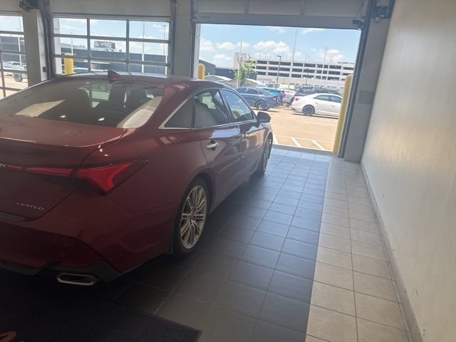 Certified 2021 Toyota Avalon Limited w/ Advanced Safety Package FWD image 6