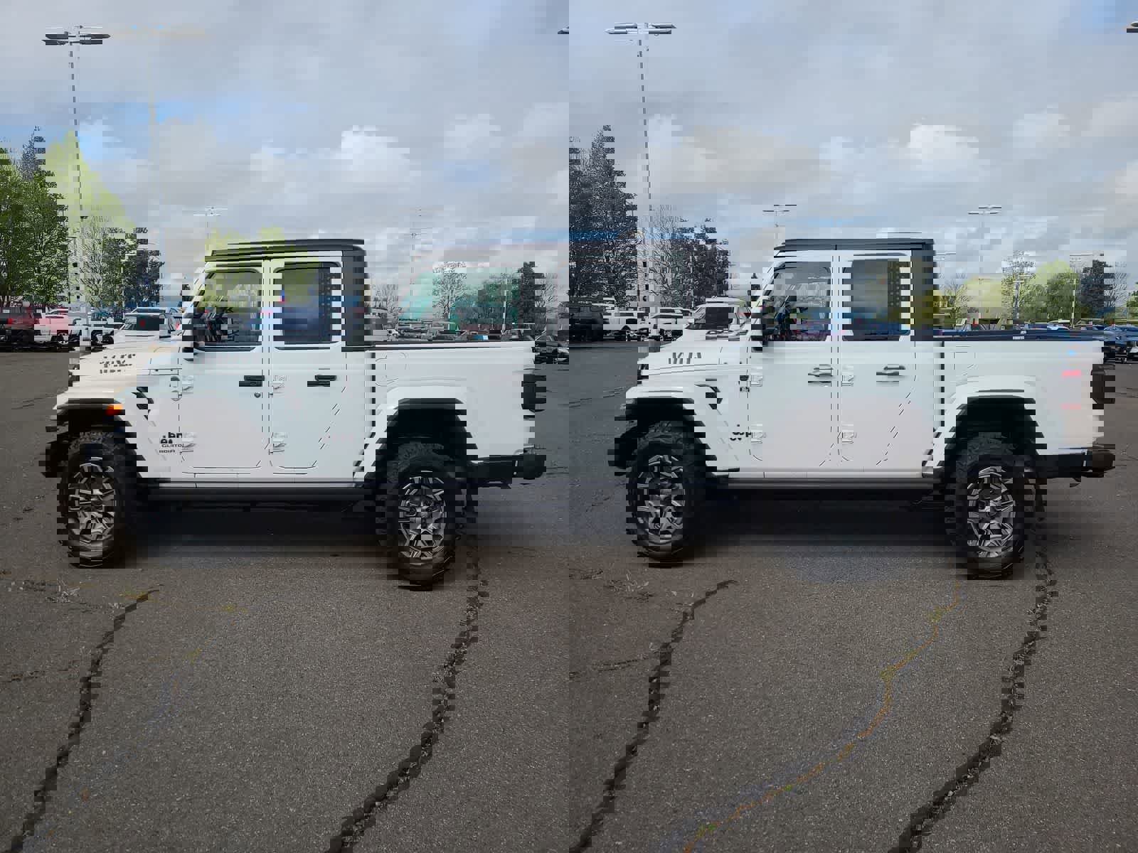 Used 2022 Jeep Gladiator Sport image 11