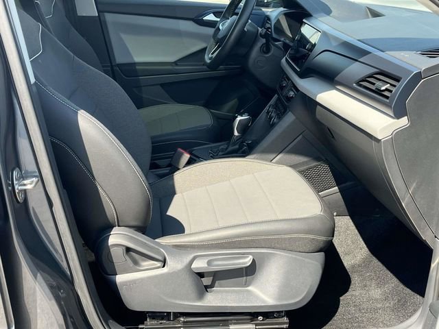 Used 2023 Volkswagen Taos SE w/ Panoramic Sunroof Package image 24