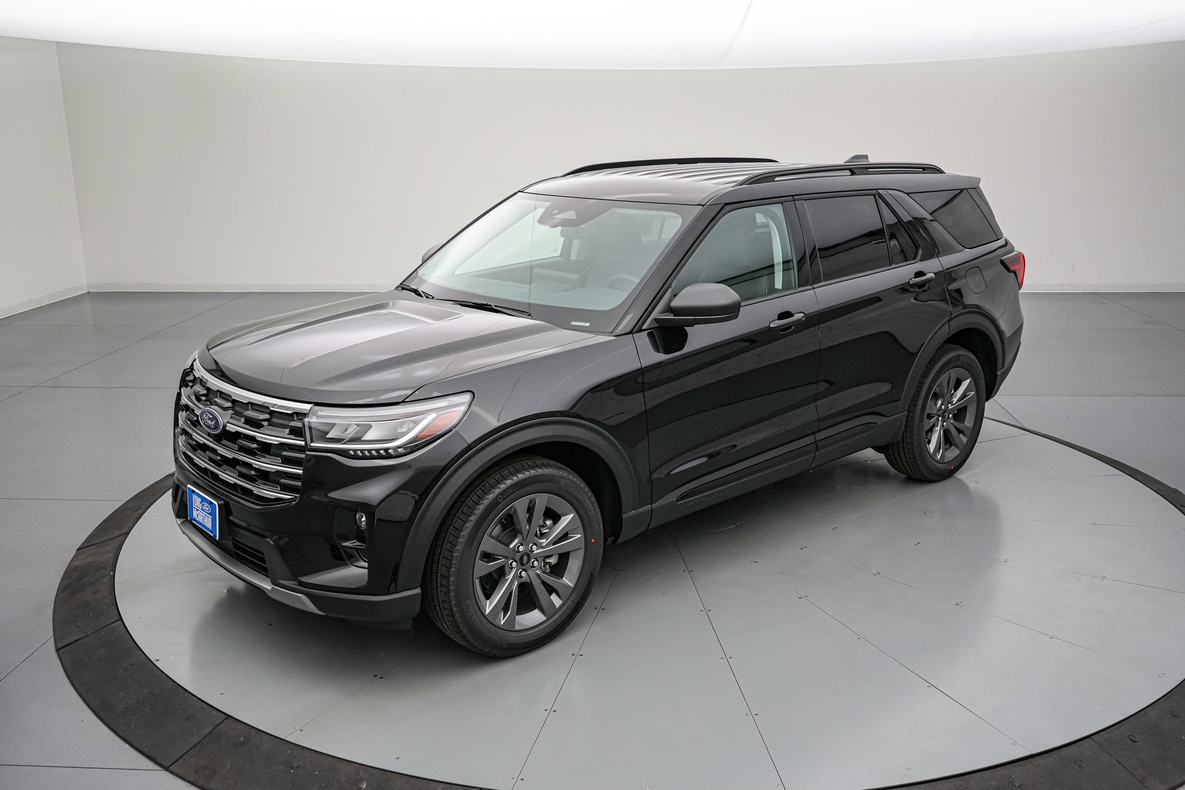 New 2026 Ford Explorer Active AWD/4WD image 8