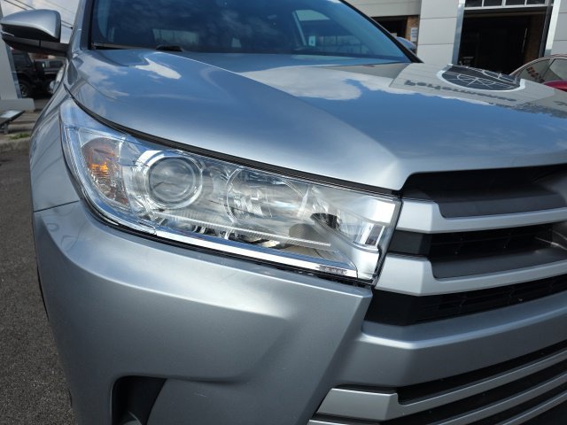 Used 2019 Toyota Highlander XLE AWD/4WD image 30