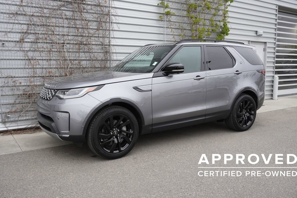 Used 2025 Land Rover Discovery S image 3