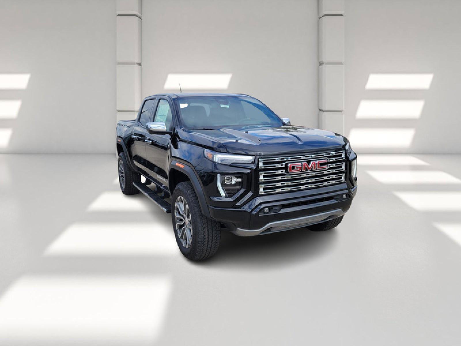 New 2026 GMC Canyon Denali image 3