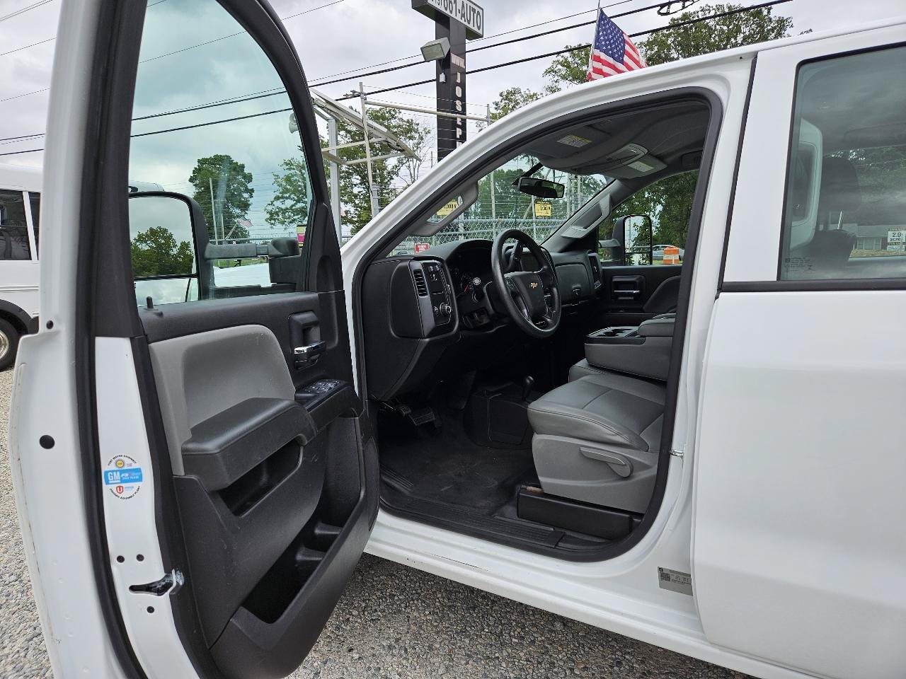 Used 2019 Chevrolet Silverado 2500 W/T AWD/4WD image 16