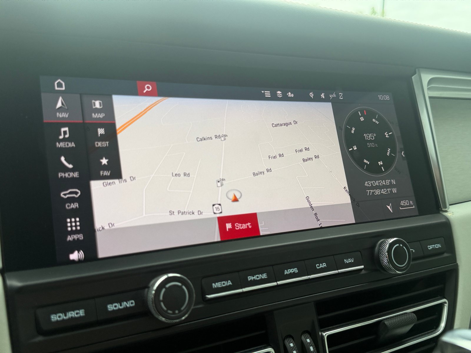 Used 2020 Porsche Macan Turbo AWD/4WD image 18