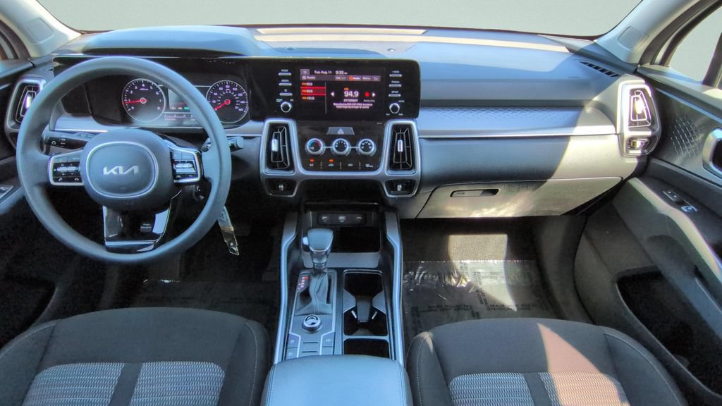 Used 2022 Kia Sorento LX FWD image 11