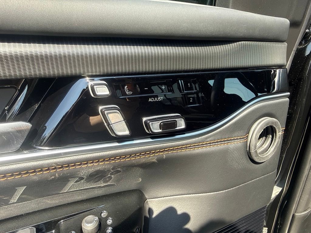 New 2026 Jeep Grand Wagoneer Summit AWD/4WD image 23