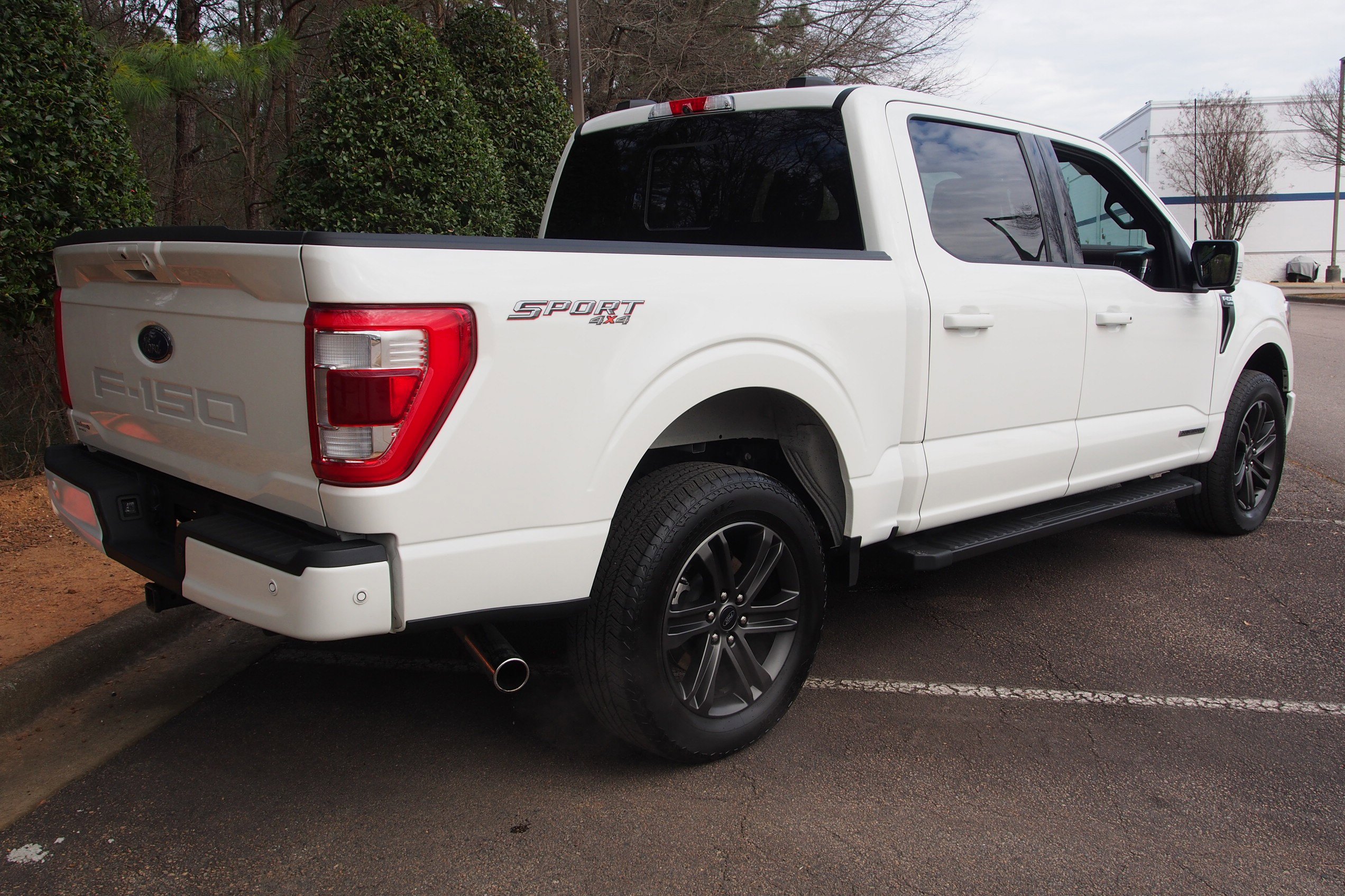 Used 2022 Ford F150 Lariat w/ Equipment Group 502A High AWD/4WD image 8