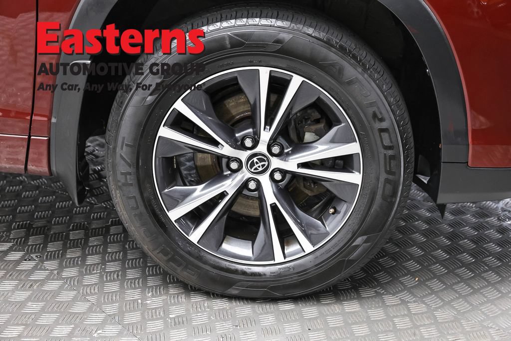 Used 2018 Toyota Highlander Plus AWD/4WD image 31