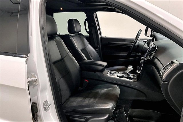 Used 2020 Jeep Grand Cherokee Altitude image 31