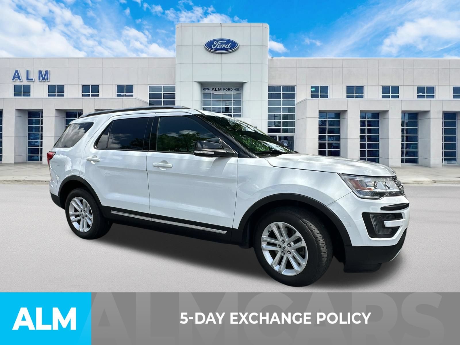 Used 2016 Ford Explorer XLT w/ Equipment Group 201A FWD image 3