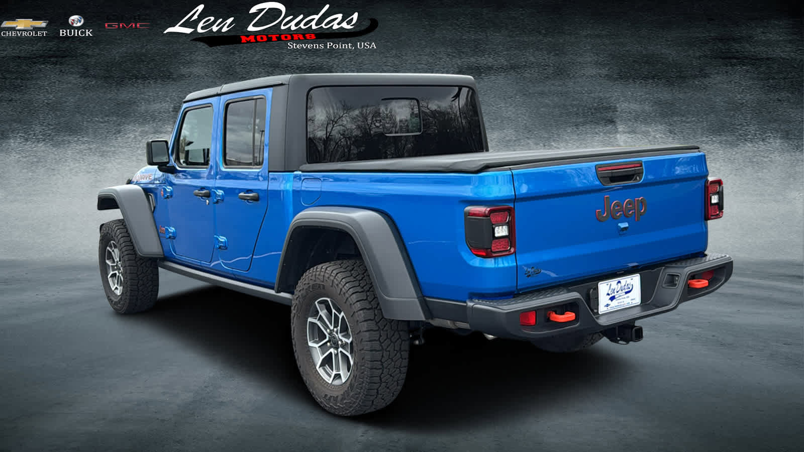 Used 2024 Jeep Gladiator Mojave w/ Technology Group AWD/4WD image 3