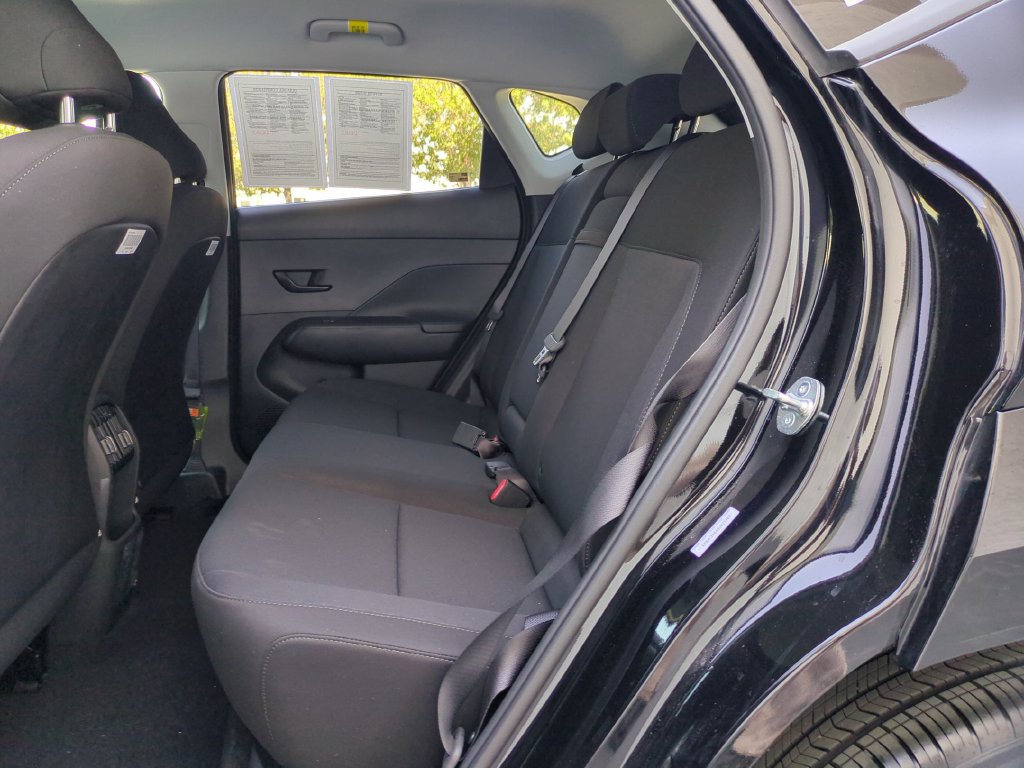 Used 2025 Hyundai Kona SEL FWD image 14