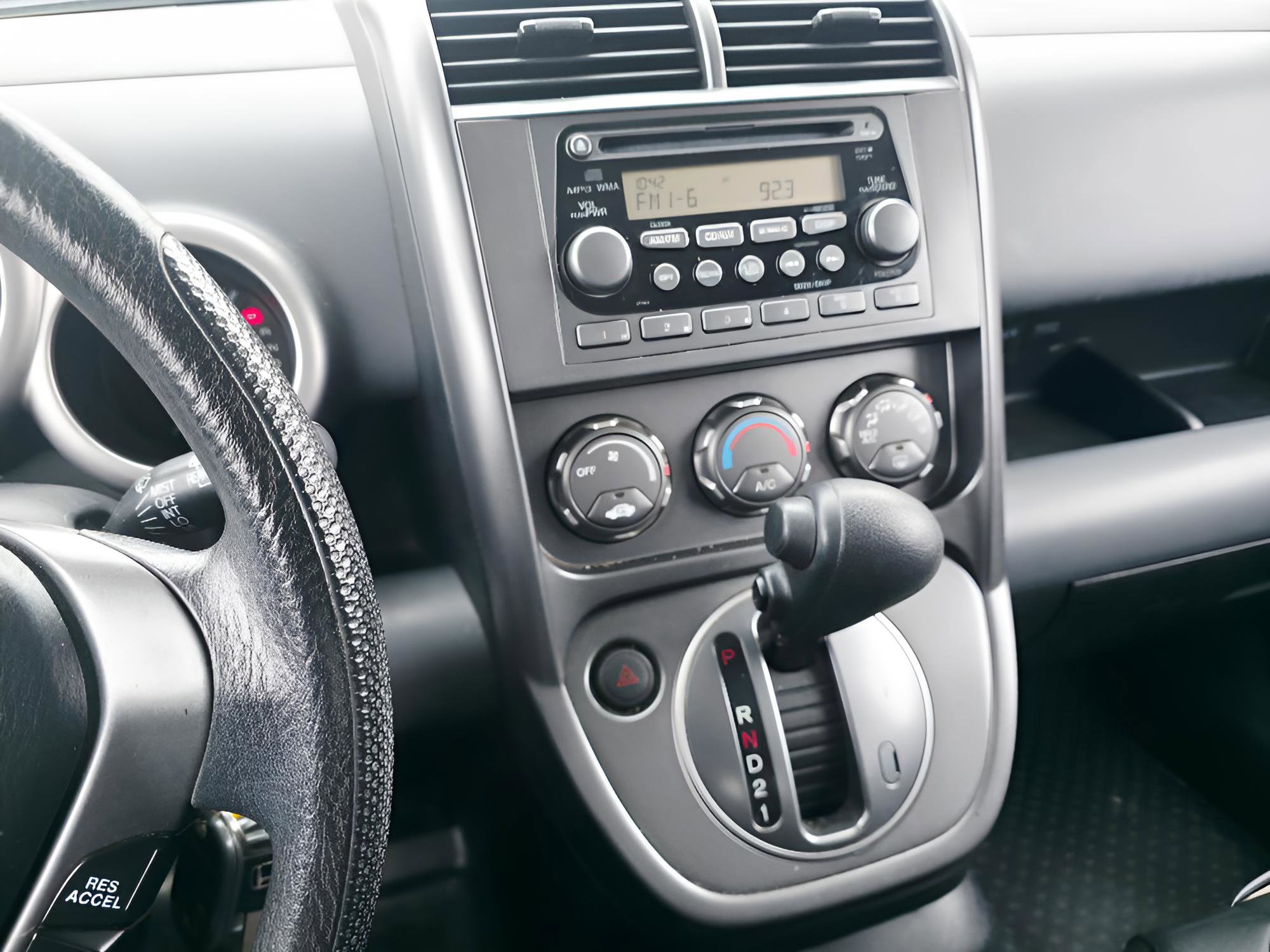 Used 2005 Honda Element EX image 25