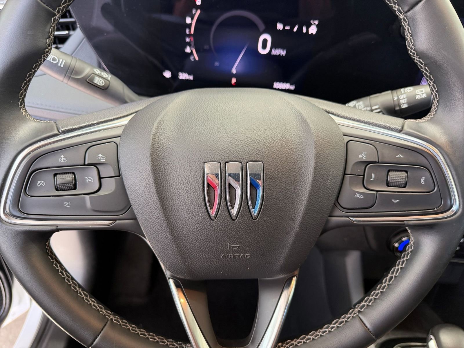 Used 2025 Buick Encore GX Preferred image 25