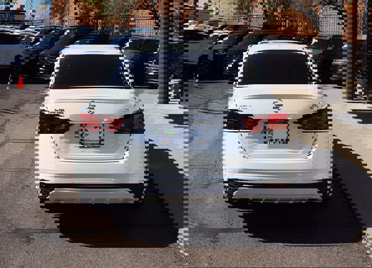 Used 2024 Nissan Altima 2.5 SV image 11